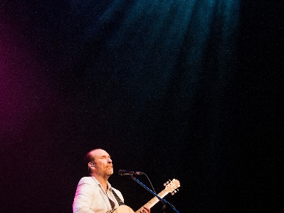 colin-hay-finding-my-dance-tour-2013-5